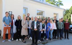 Fotol arst-residendid oma juhendajatega ITKs
