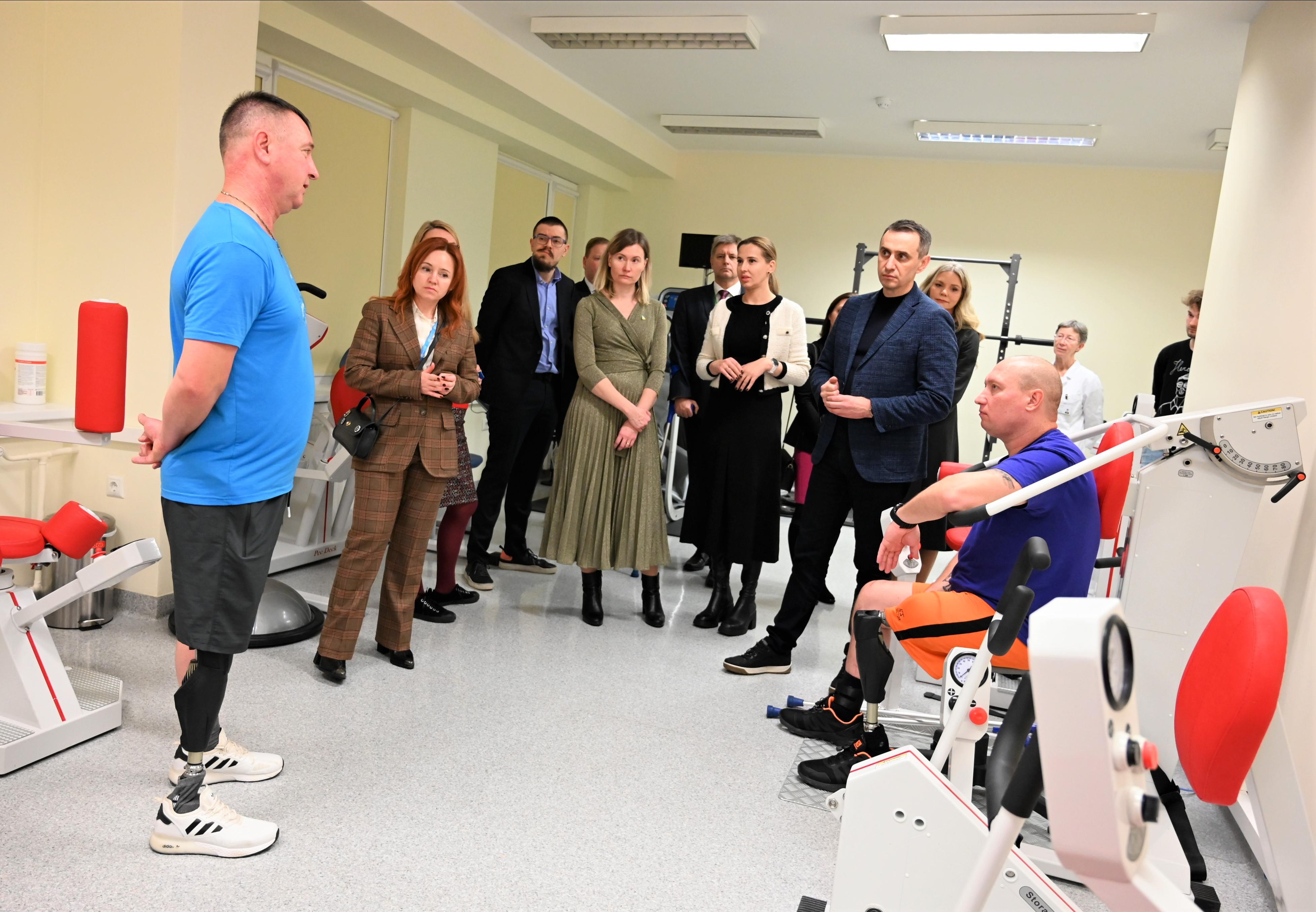 Ukraina terviseminister ITK Taastusravikliinikus Ukraina vigastatud võitlejaid külastamas